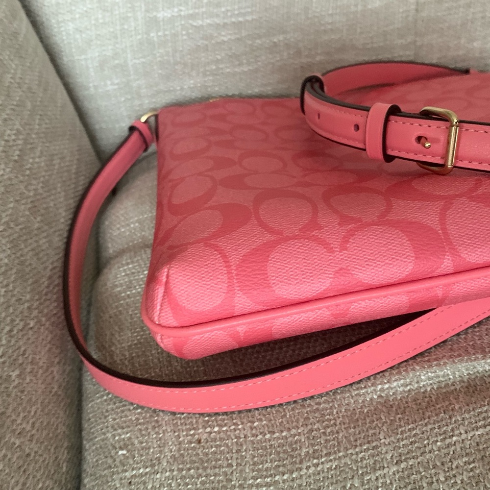 Coach File Crossbody - Picture 9 of 14